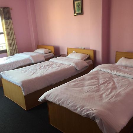 Obey Guest House Pokhara Extérieur photo