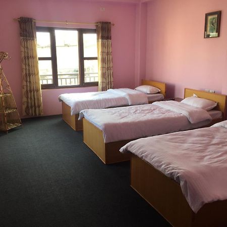 Obey Guest House Pokhara Extérieur photo