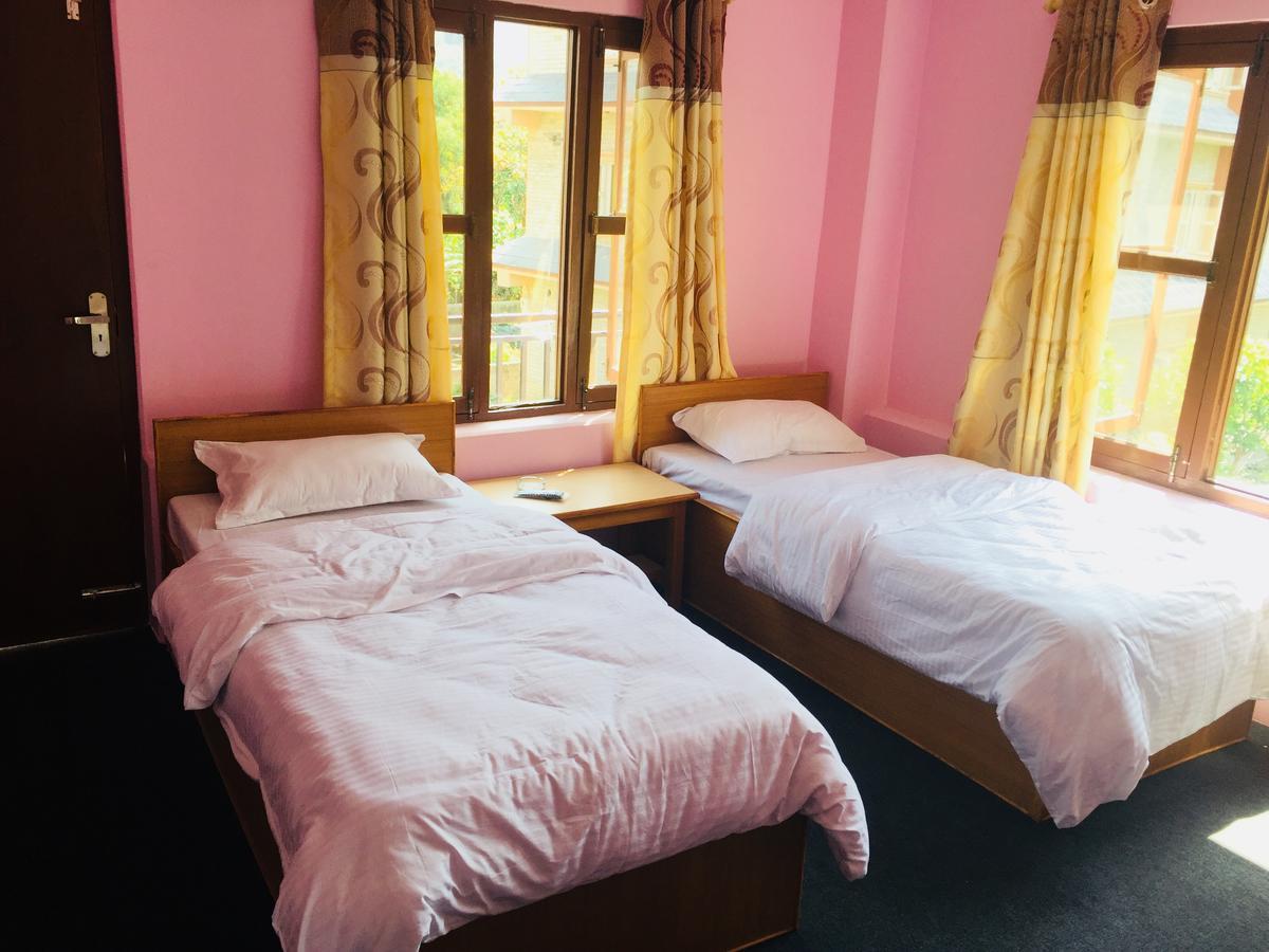 Obey Guest House Pokhara Extérieur photo