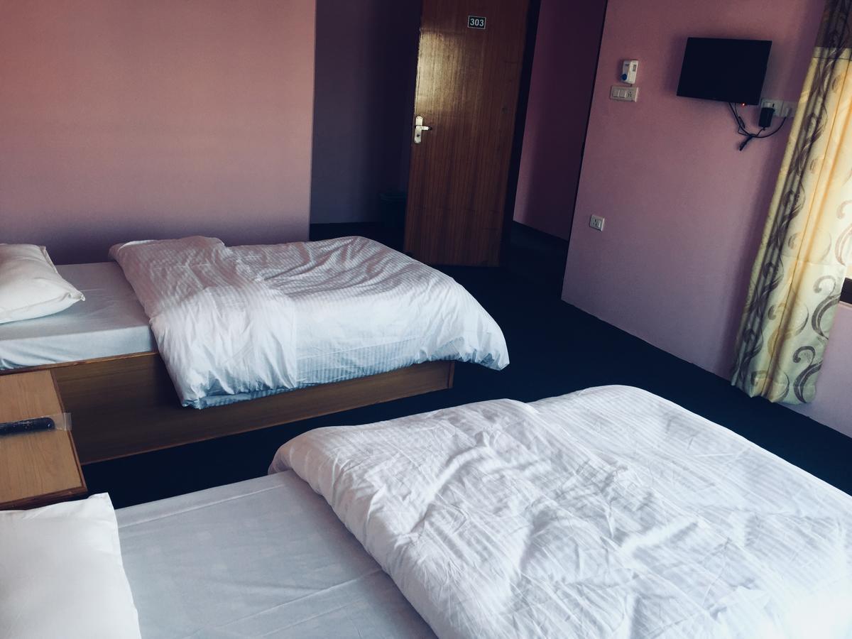 Obey Guest House Pokhara Extérieur photo
