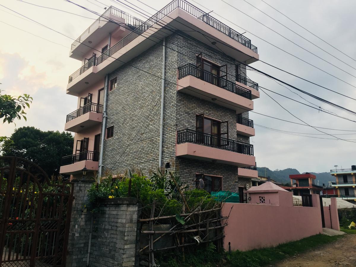 Obey Guest House Pokhara Extérieur photo