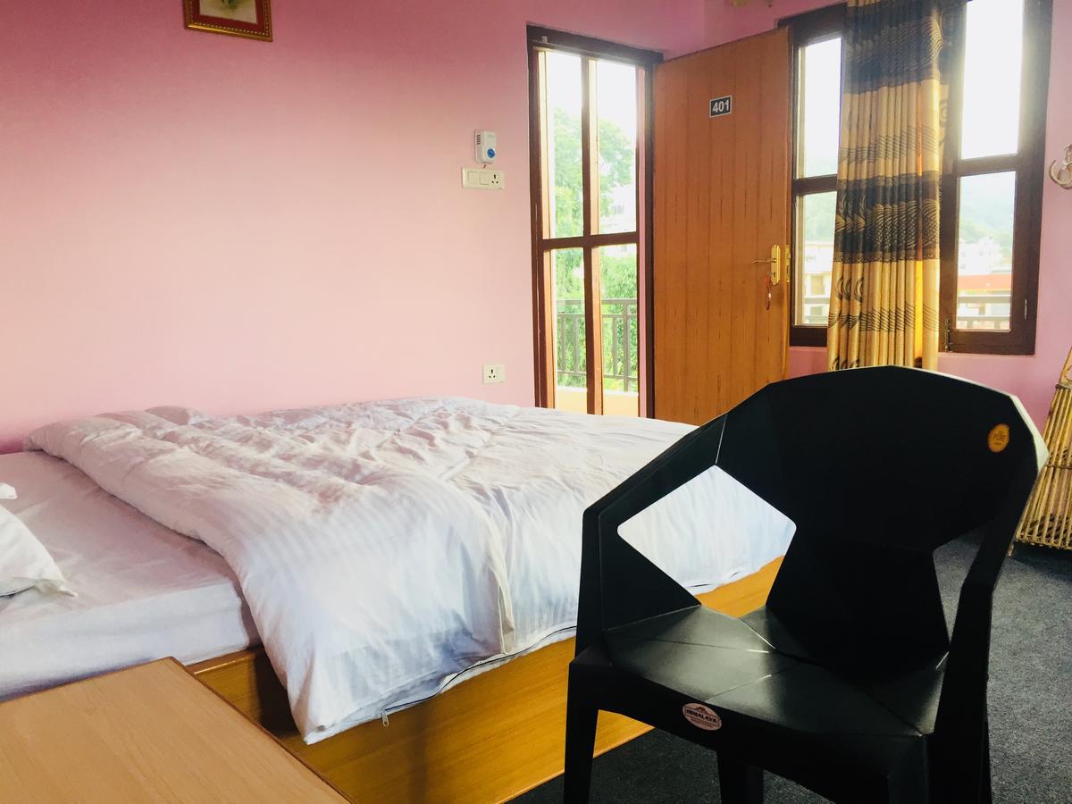 Obey Guest House Pokhara Extérieur photo