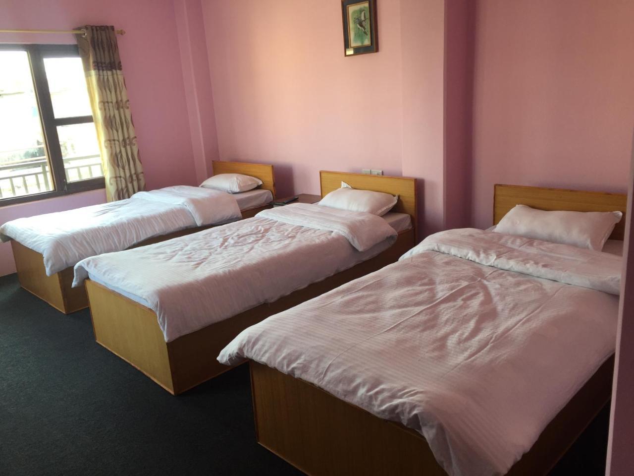 Obey Guest House Pokhara Extérieur photo